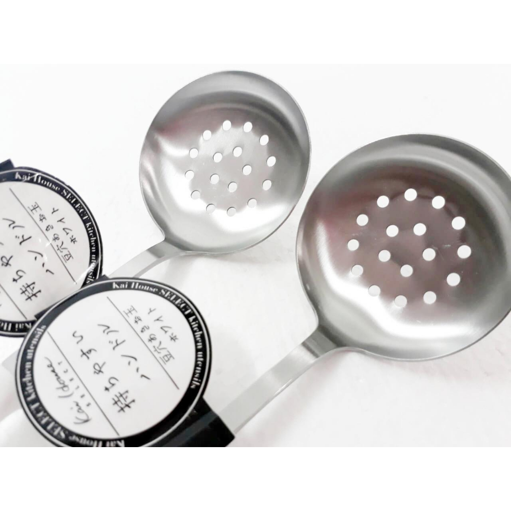 Muôi lỗ cỡ nhỏ KAI (trắng) – Đầu inox, cán PP, rửa máy rửa chén thuận tiện 2 Muôi lỗ cỡ nhỏ KAI (trắng) – Đầu inox, cán PP, rửa máy rửa chén thuận tiện - Ảnh 2